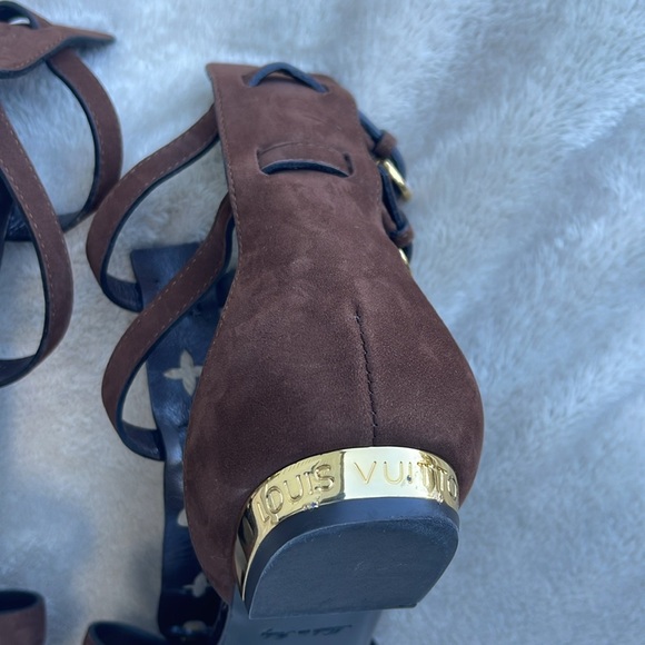 LOUIS VUITTON Sandal - Picture 10 of 15